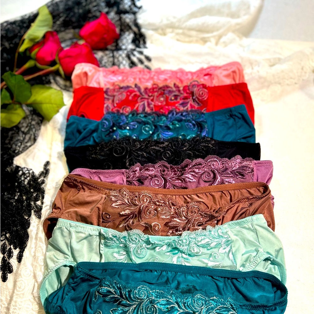 Soma Sensuous Lace high leg briefs, assorted colors. $10 each or 3/25.
